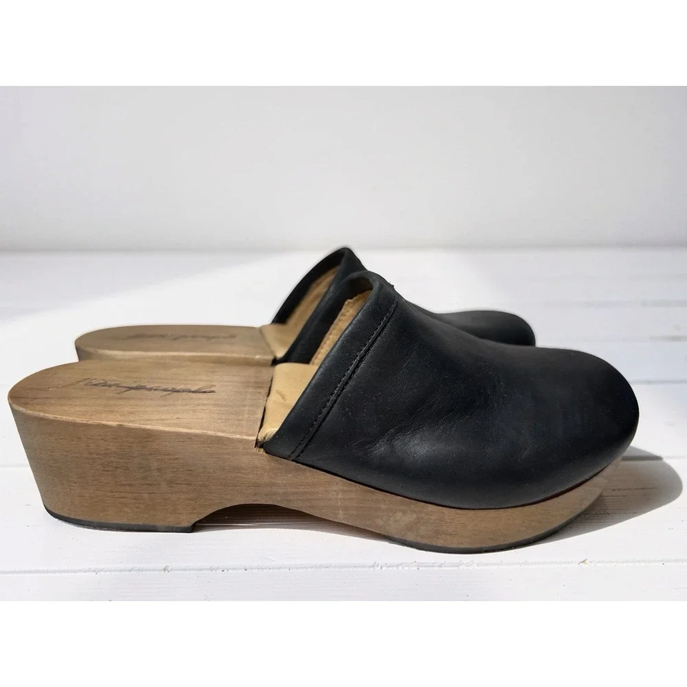 Free People Carver Black Leather & Wooden Clogs Womens Size 37 Made In Spain EUC